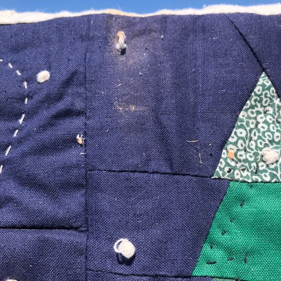 Vintage Cabin  Quilt - Picture 3 of 12